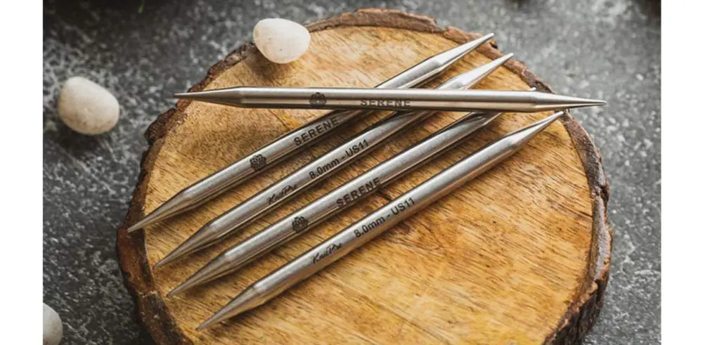 Agujas de Doble Punta vs. Bucle Mágico vs. Mini Agujas: La Guía Definitiva para Tejer en Circular con Agujas Pequeñas