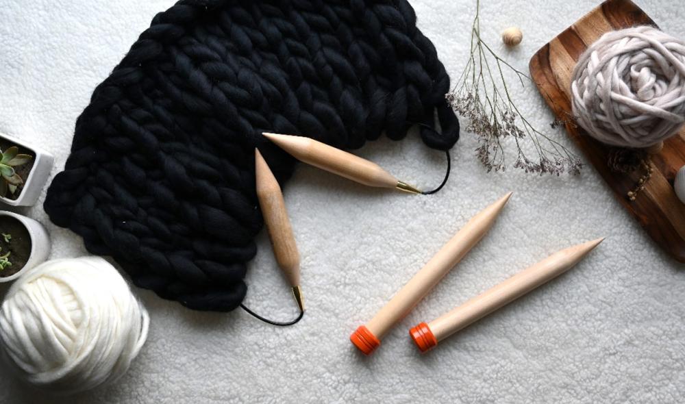 Guide to Getting Started with Jumbo Knitting and Crocheting 
