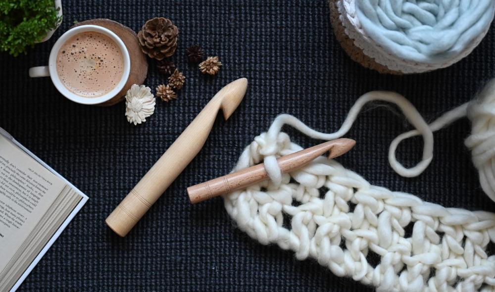 Guide to Getting Started with Jumbo Knitting and Crocheting 