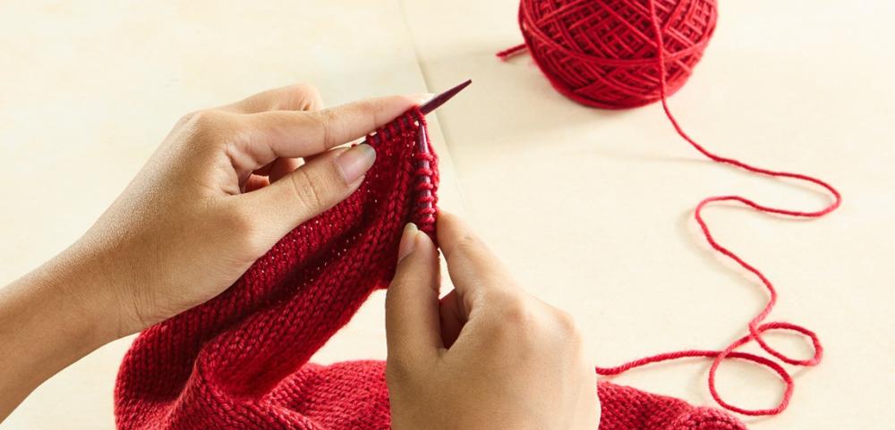 What Craft Trends in Summer: Knitting Vs Crochet 