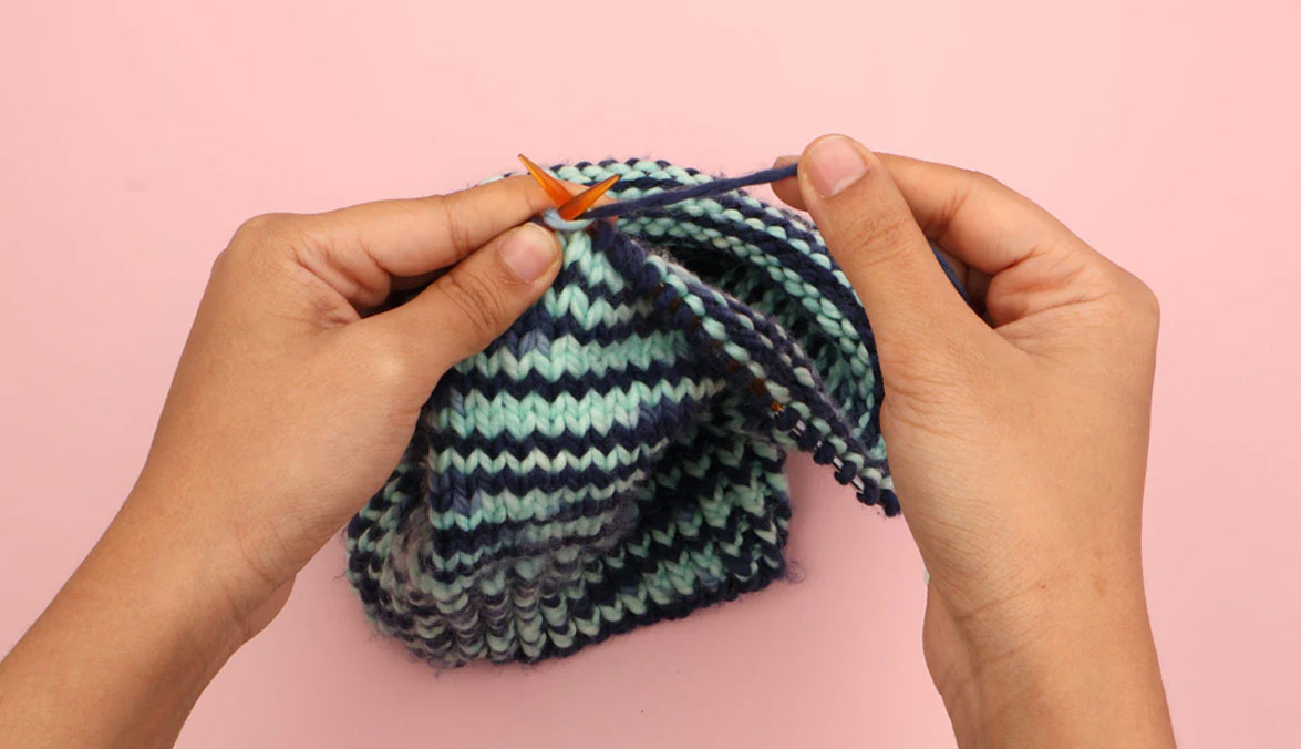 Необходимые инструменты для начинающих: руководство по спицам и крючкам для вязания