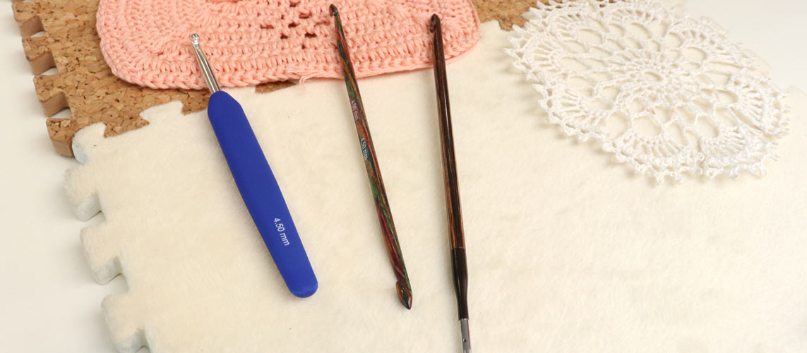 A Beginner's Guide To Crochet Hooks I What’s The Right Crochet Hook For Beginners?