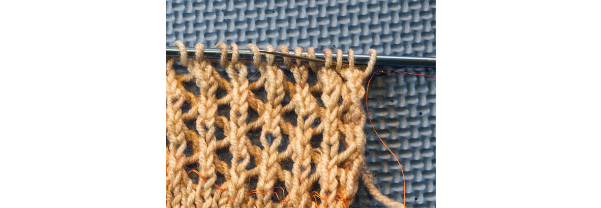 Adding a life line to your knitting