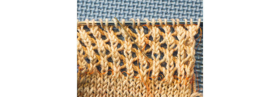 Adding a life line to your knitting