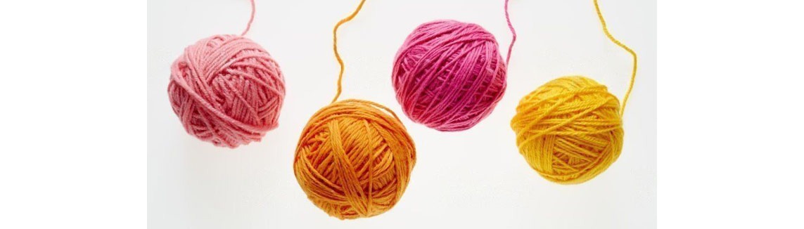 Using different colour yarns