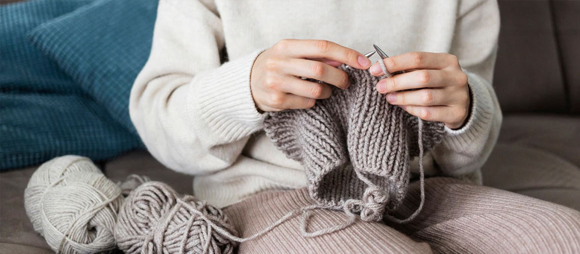 How to Knit in Continental Style