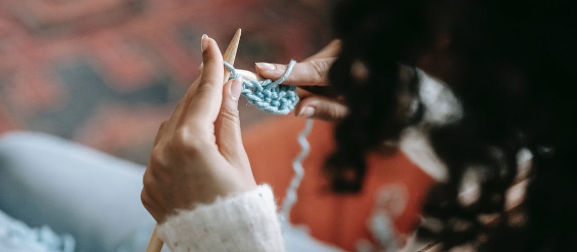 Knit easier and faster in the Portuguese Knitting Style 