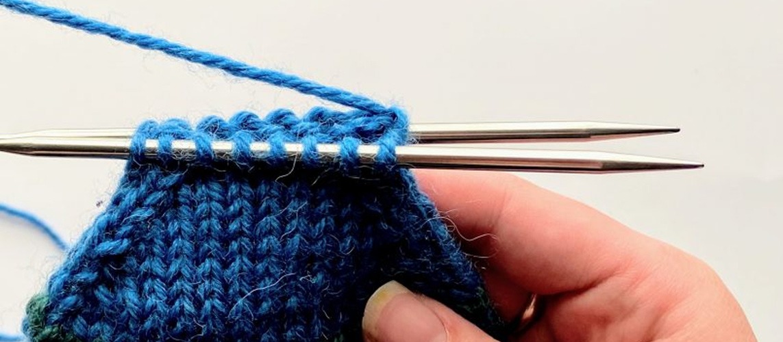 Step-by-step instructions of the Kitchener Stitch in Knitting