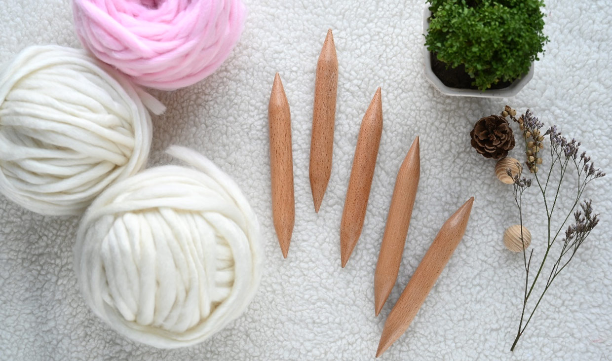 Guide to Getting Started with Jumbo Knitting and Crocheting 