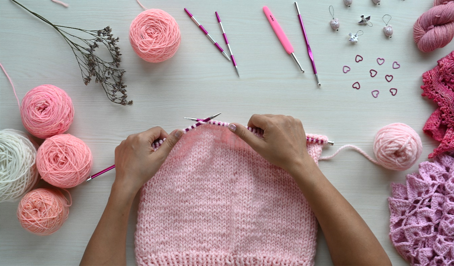 Игра цвета в вязании: как цвет пряжи и спицы преображают ваше изделие