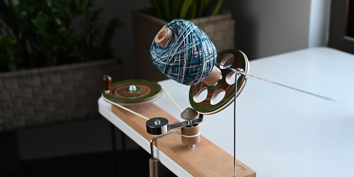 Yarn Ball Winder: Turn Skeins into Yarn Cakes Easily