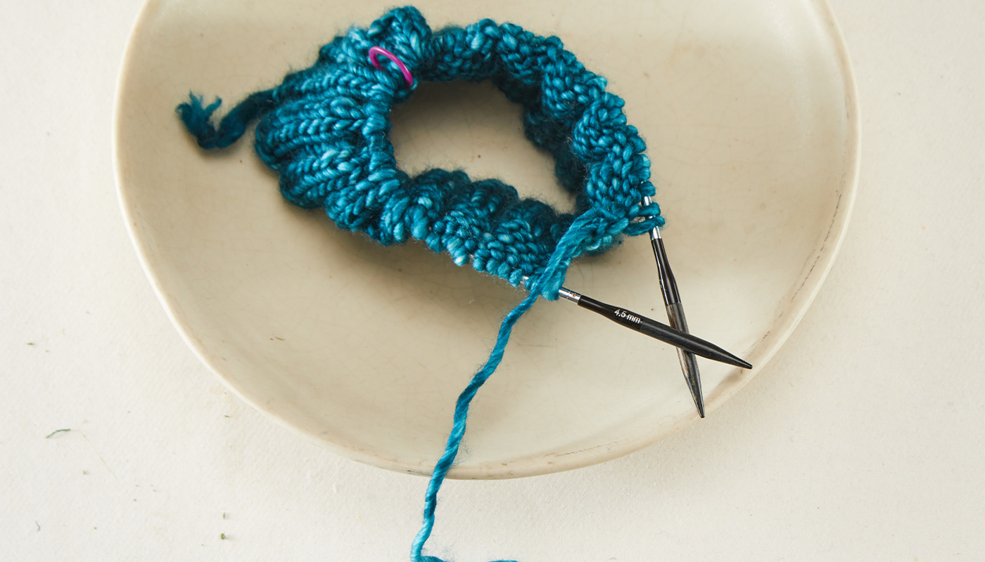 Knitting Needle Sizes & Conversion Guide - US & UK Chart