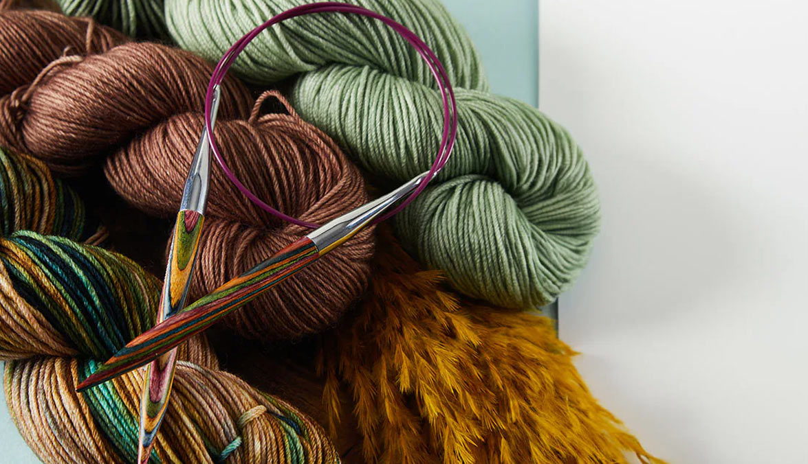 Warum Stricknadeln der Gleichen Größe Aus Verschiedenen Materialien Unterschiedlich Stricken Kann