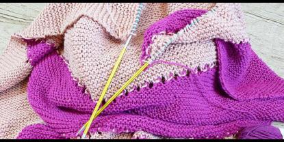 10 идей для вязания спицами и крючком к школьному сезону