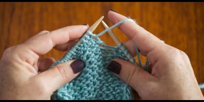 Wie man die Magic-Loop-Methode mit Rundstricknadeln strickt 