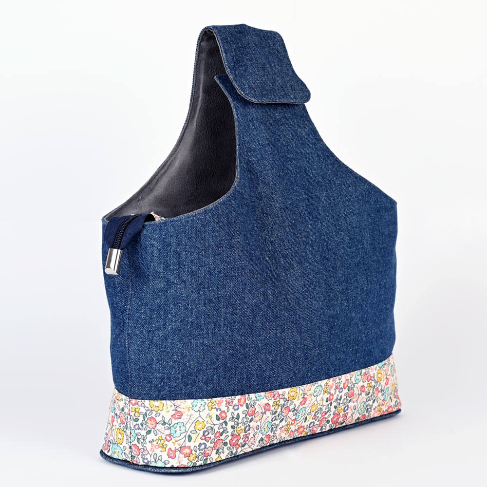 Die Handgelenktasche aus der Blütenkollektion